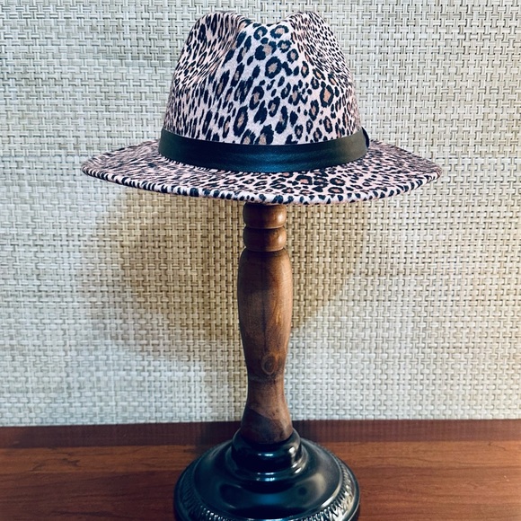 🌟2xHP🌟NWOT Animal Print Flannel Adjustable Wide Brim Fedora - Picture 1 of 12